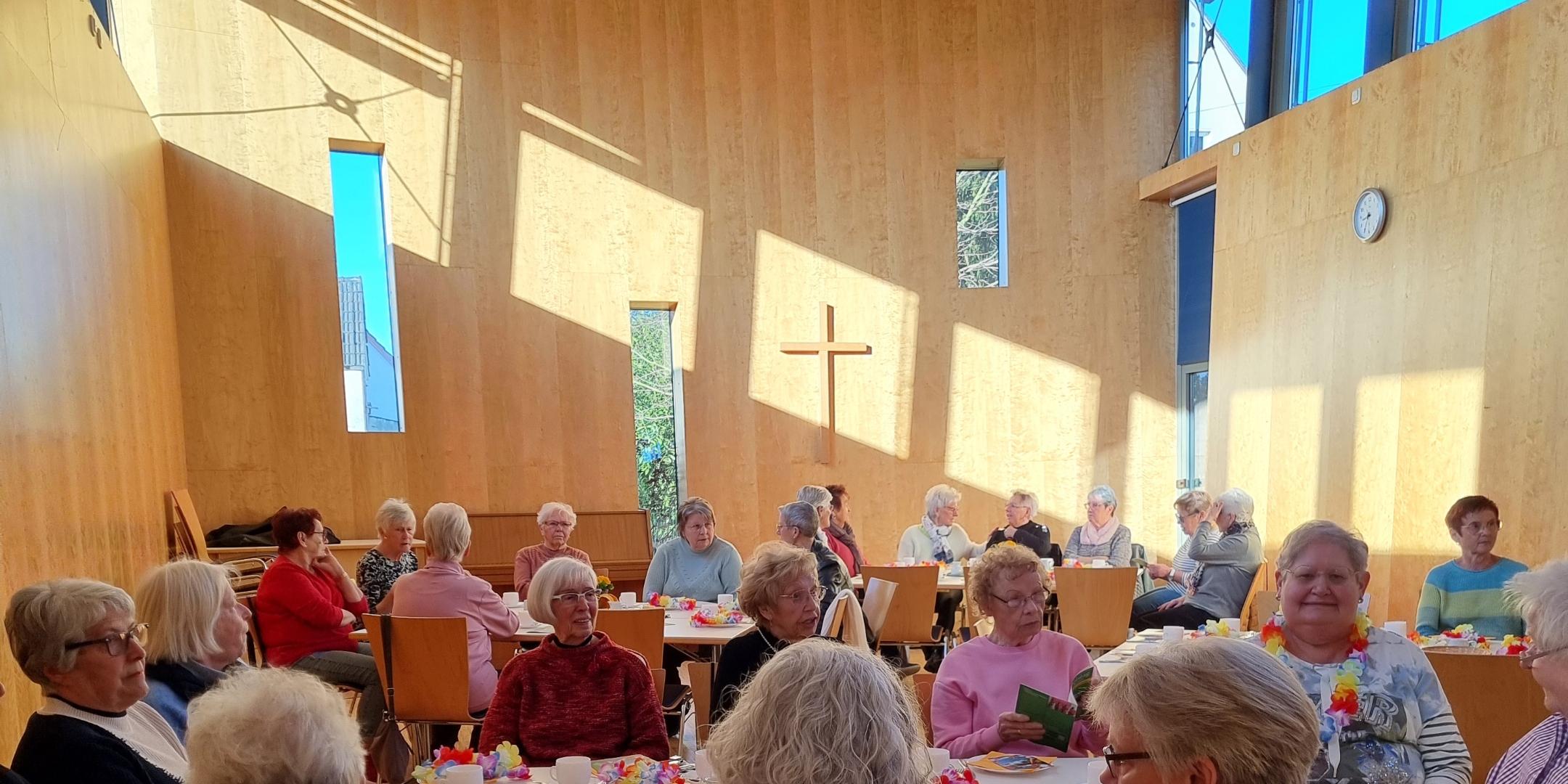 Die Sonne zeigte sich beim Morgenlob von ihrer schönsten Seite (c) Elsbeth Müller Die Sonne zeigte sich beim Morgenlob von ihrer schönsten Seite