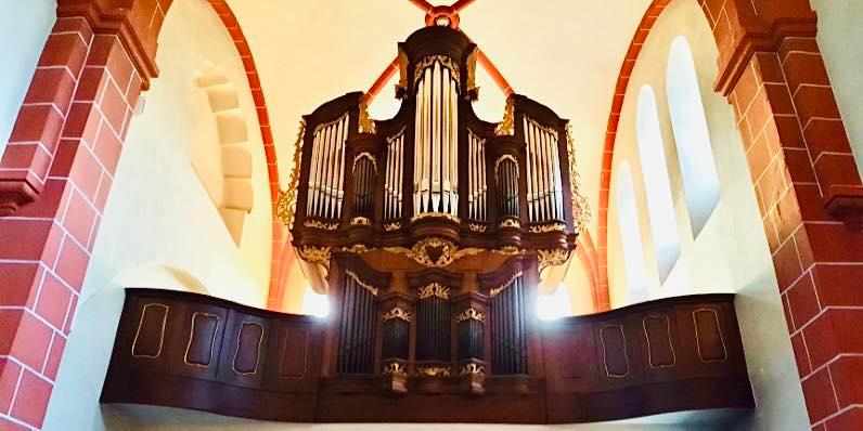 Historische Stumm-Orgel in Sayn